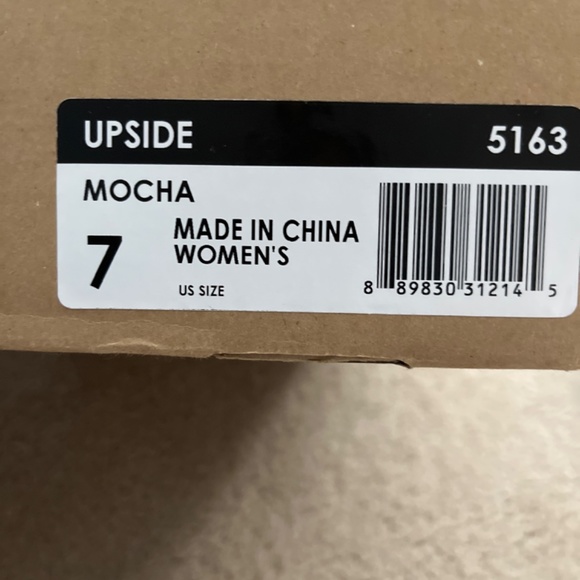 Ugg boots, mocha, size 7, excellent used condition - Picture 3 of 16